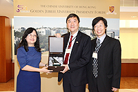Prof. Lee Wu Yan-Hwa (left) of Taiwan Chiao Tung University